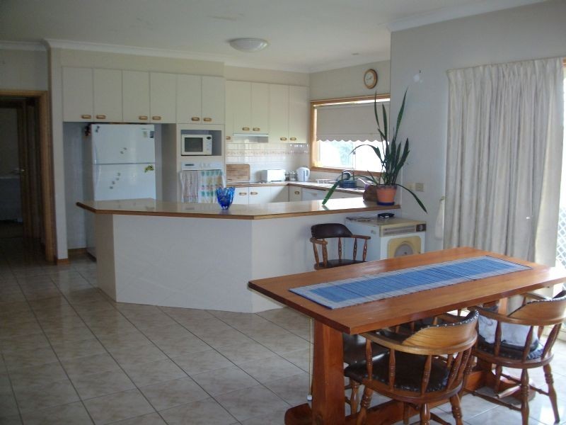 16 Bluebell Court, Hoppers Crossing VIC 3029