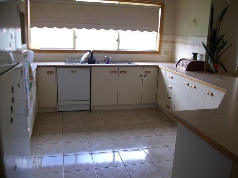 16 Bluebell Court, Hoppers Crossing VIC 3029