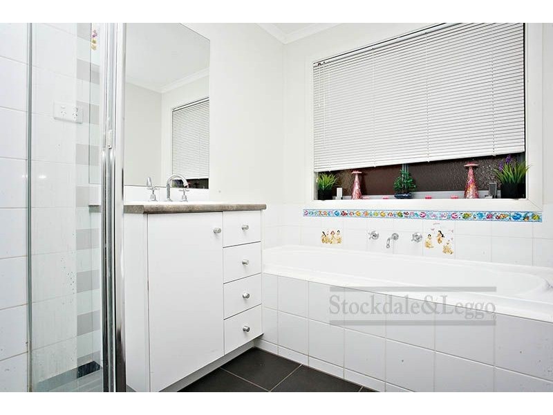 8 Hamish Drive, Tarneit VIC 3029