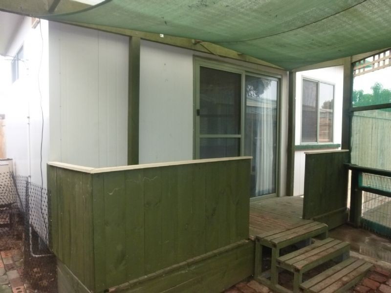 7 Grouse Crt (Rear Bungalow), Werribee VIC 3030