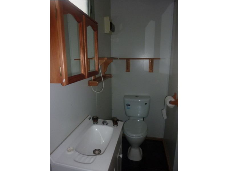 7 Grouse Crt (Rear Bungalow), Werribee VIC 3030