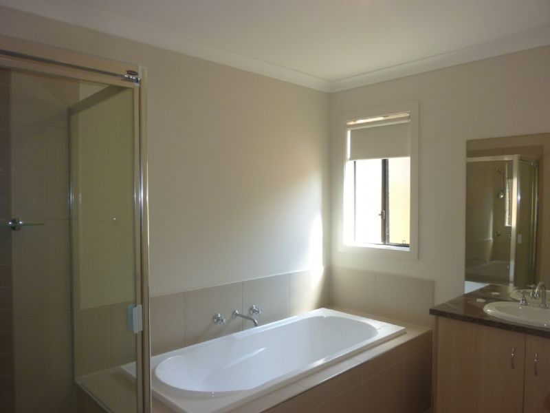 12 Landscape Drive, Truganina VIC 3029