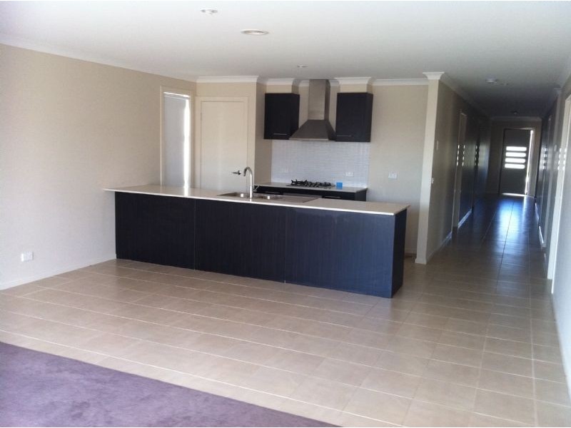 13 Akoona Way, Wyndham Vale VIC 3024