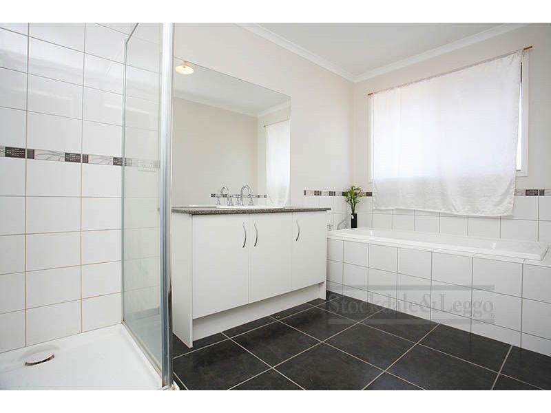 6 Red Blaze Place, Tarneit VIC 3029