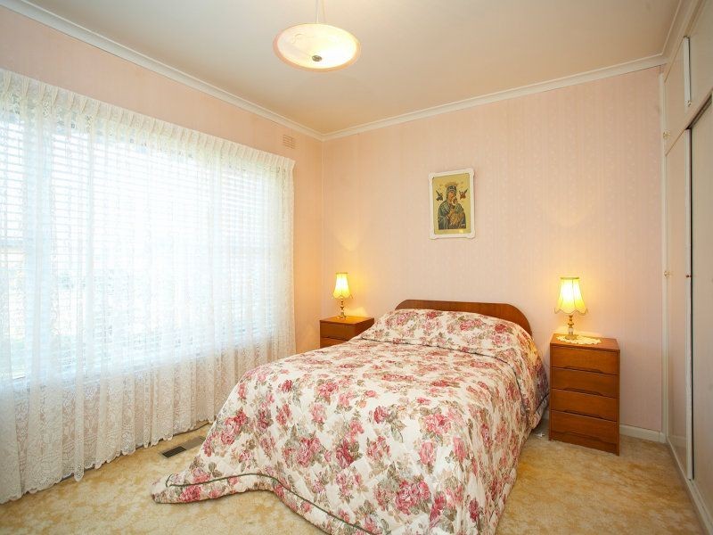 15 Queens Court, Werribee VIC 3030