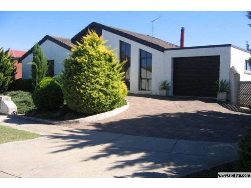 9 Bromage Close, Hoppers Crossing VIC 3029