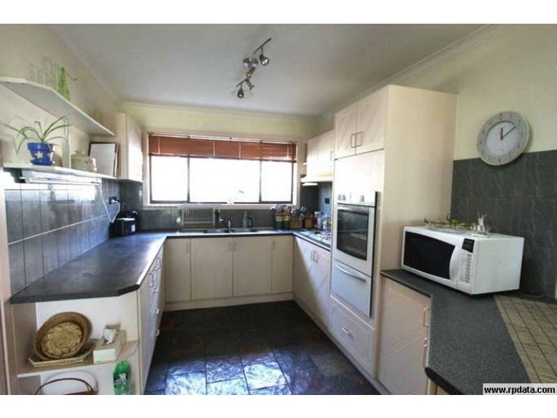 9 Bromage Close, Hoppers Crossing VIC 3029