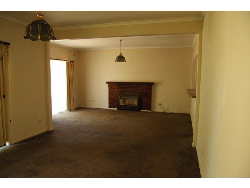 32 Ballan Road, Werribee VIC 3030