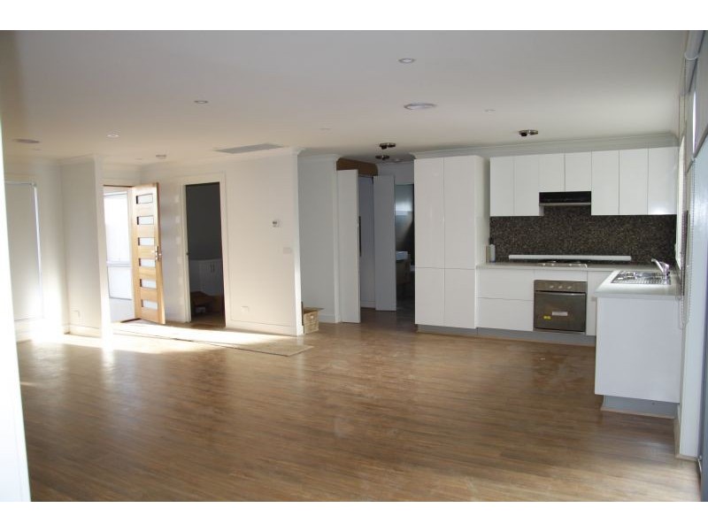 2/6 Pagnoccolo St, Werribee VIC 3030