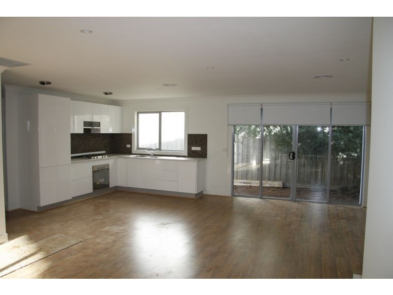 2/6 Pagnoccolo St, Werribee VIC 3030