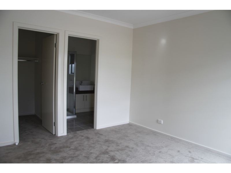 22 James Cook Drive, Truganina VIC 3029