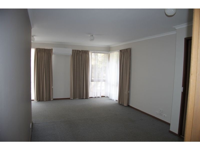 14 Grant Avenue, Werribee VIC 3030