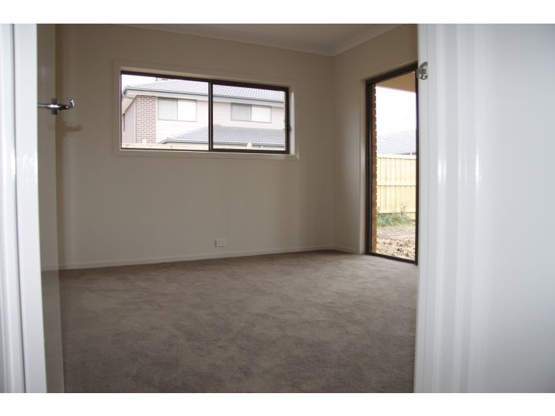 24 Rowan Avenue, Williams Landing VIC 3027