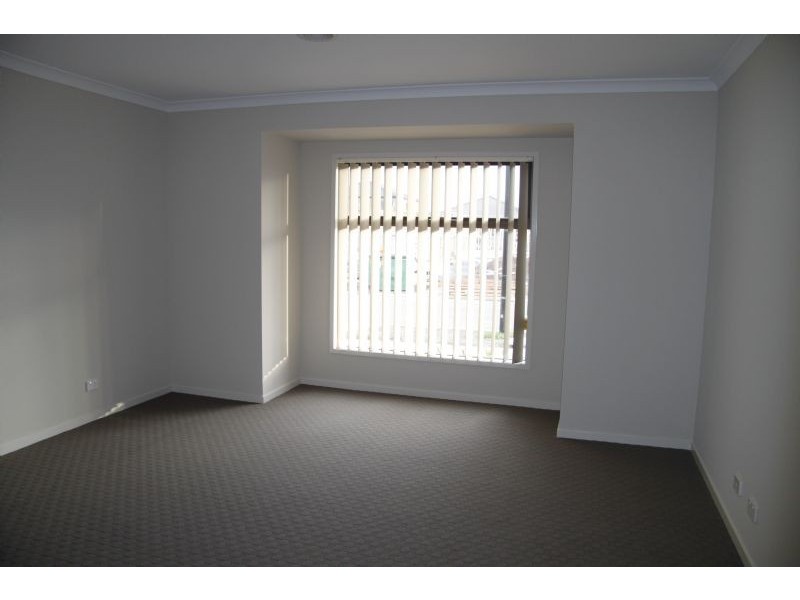 21 Berington Drive, Williams Landing VIC 3027