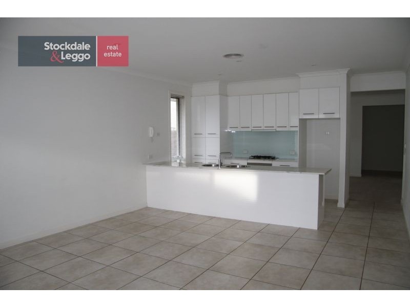 67 Signature Blvd, Sanctuary Lakes VIC 3030