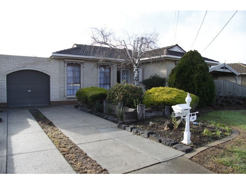 18 Grant Avenue, Werribee VIC 3030
