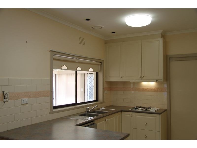 18 Grant Avenue, Werribee VIC 3030