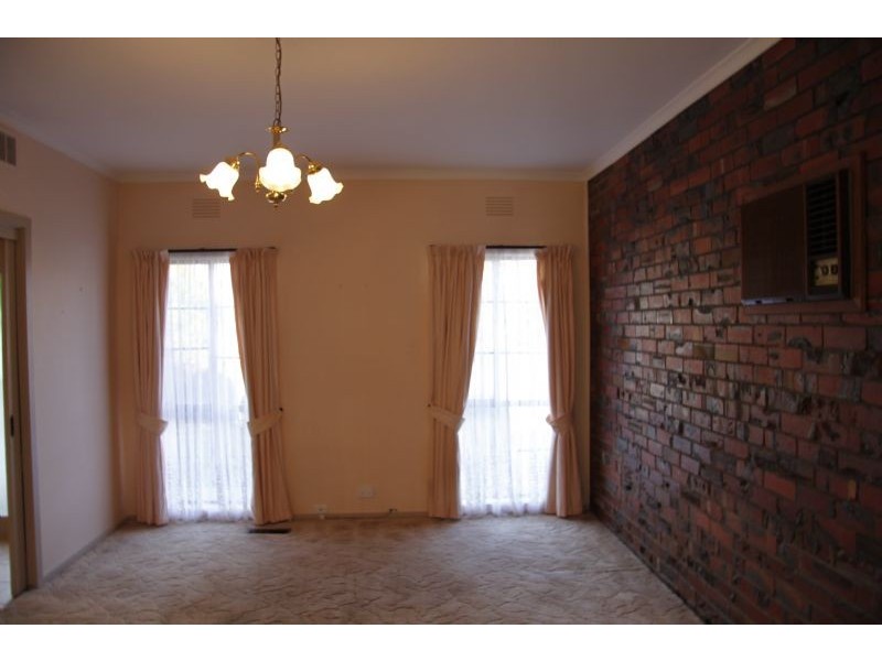 18 Grant Avenue, Werribee VIC 3030