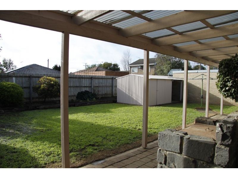 18 Grant Avenue, Werribee VIC 3030