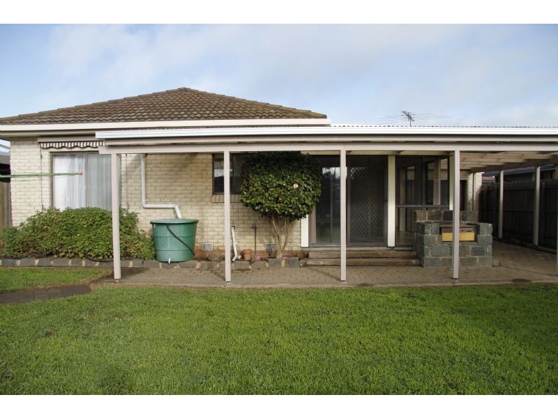 18 Grant Avenue, Werribee VIC 3030