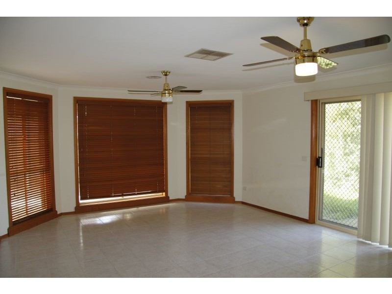 8 Millstream Avenue, Point Cook VIC 3030