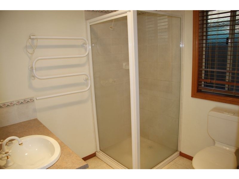 8 Millstream Avenue, Point Cook VIC 3030