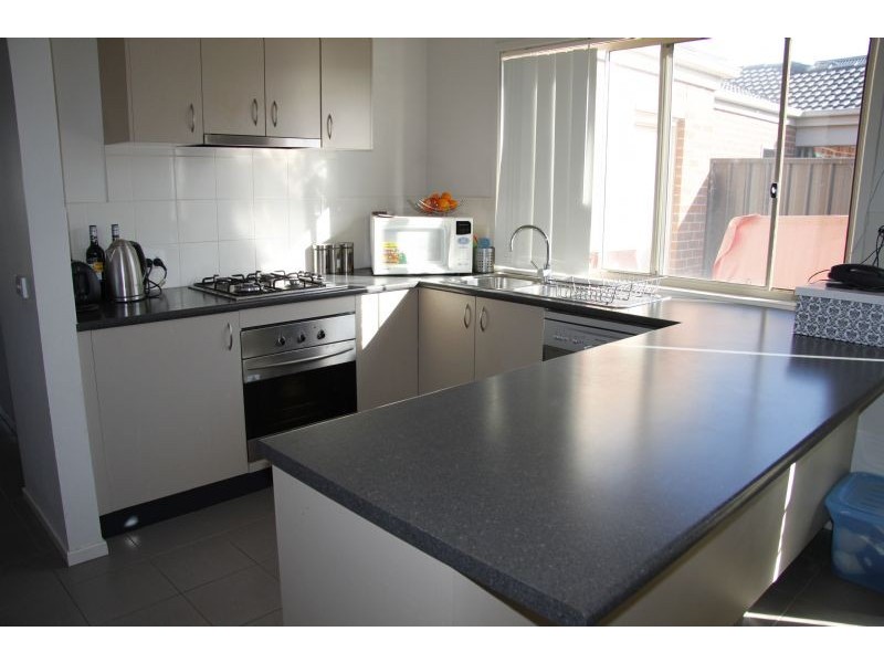 33 Rockygate Drive, Truganina VIC 3029