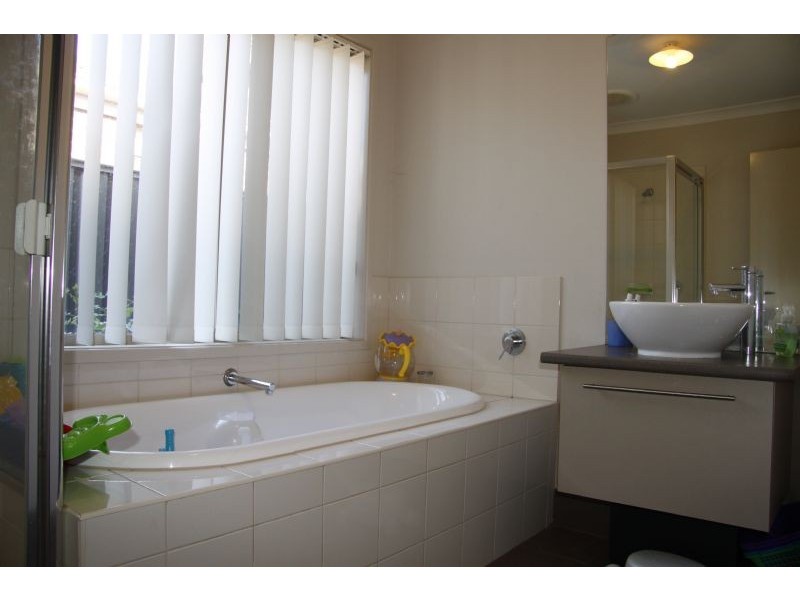 33 Rockygate Drive, Truganina VIC 3029