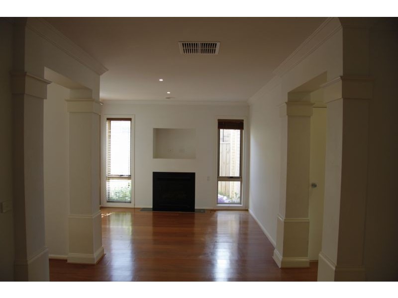 6 Blue Wren Drive, Williams Landing VIC 3027