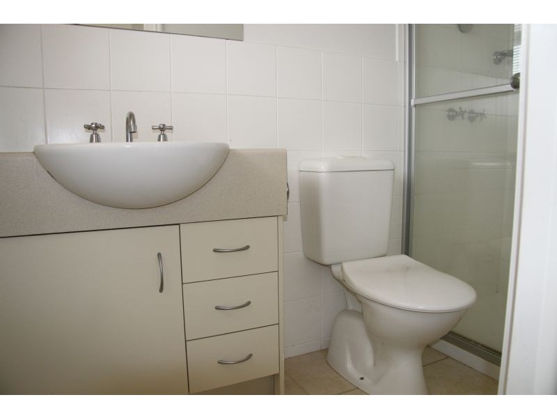 6/14 Mickleton Grove, Point Cook VIC 3030