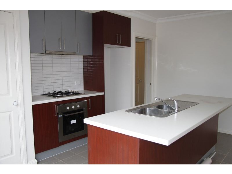 3/2 Bunya Place, Werribee VIC 3030