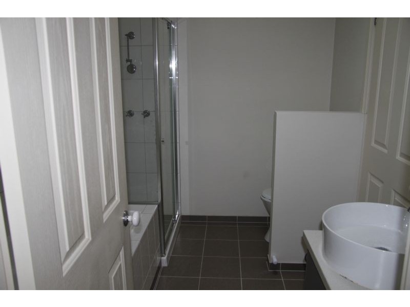 3/2 Bunya Place, Werribee VIC 3030