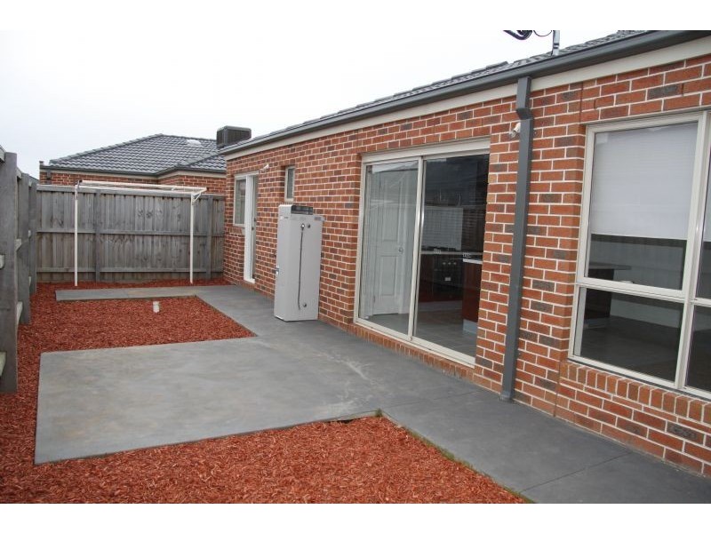 3/2 Bunya Place, Werribee VIC 3030