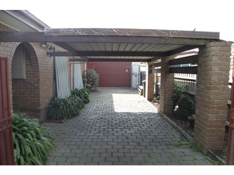 8 Greens Road, Wyndham Vale VIC 3024