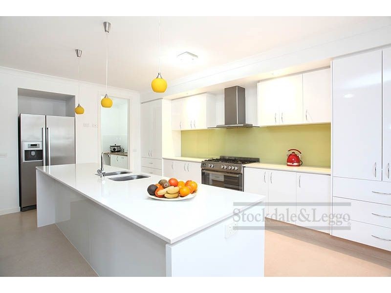 43 Niland Crescent, Point Cook VIC 3030