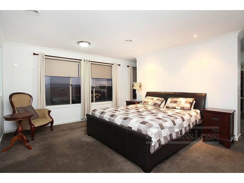 43 Niland Crescent, Point Cook VIC 3030