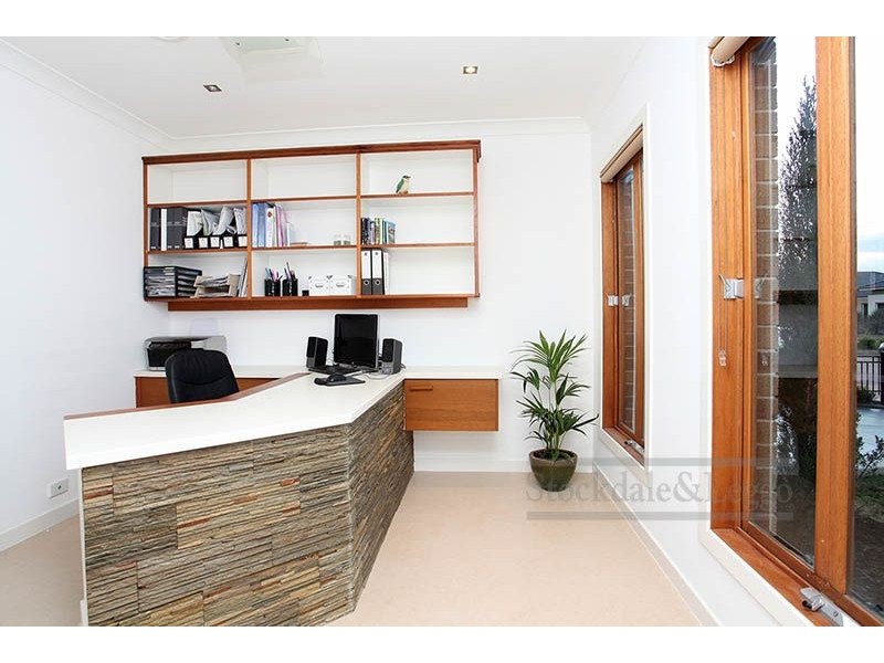 43 Niland Crescent, Point Cook VIC 3030