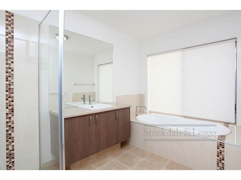 43 Niland Crescent, Point Cook VIC 3030