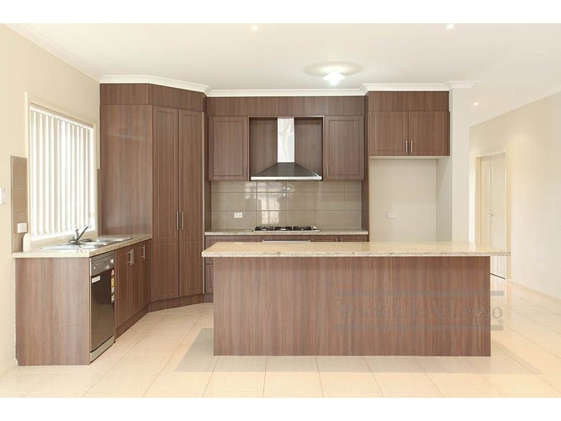 12 Hilderbrand Av, Williams Landing VIC 3027