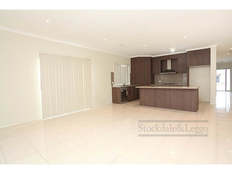 12 Hilderbrand Av, Williams Landing VIC 3027