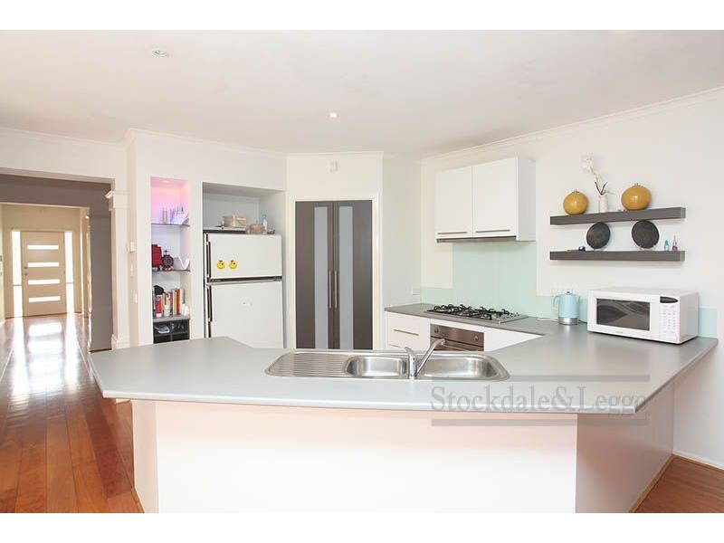 6 Blue Wren Drive, Williams Landing VIC 3027