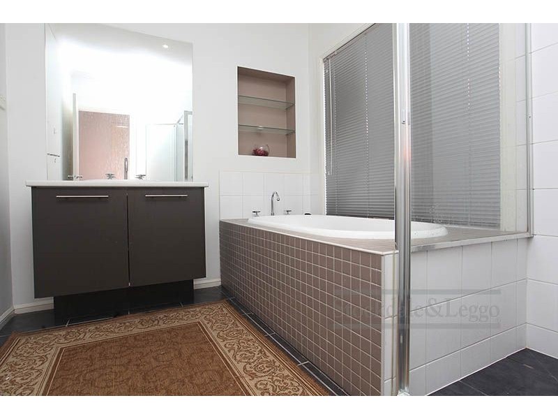 6 Blue Wren Drive, Williams Landing VIC 3027