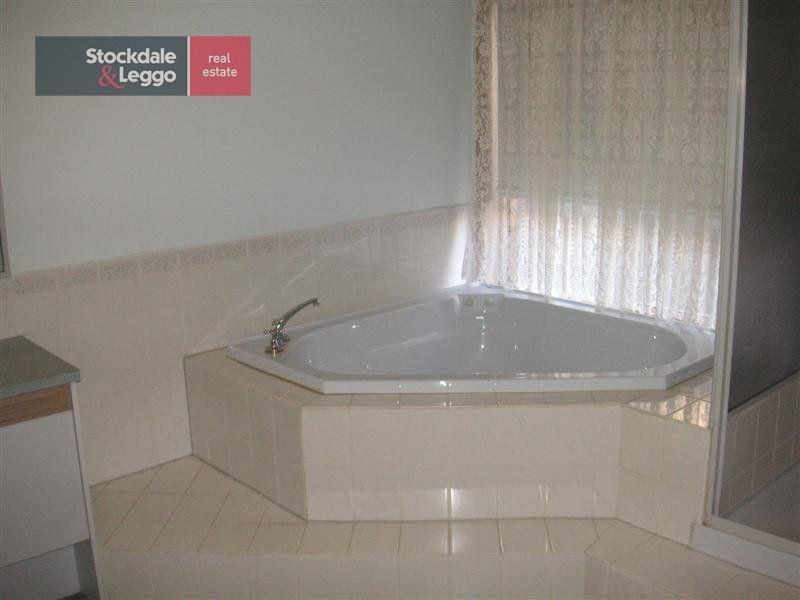 9 Greenshank Court, Werribee VIC 3030