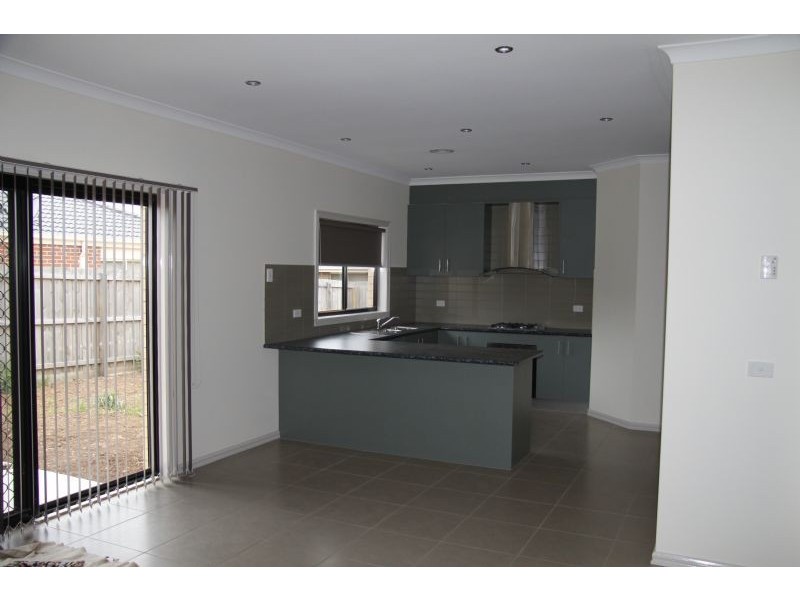 2 Swinburne Court, Truganina VIC 3029