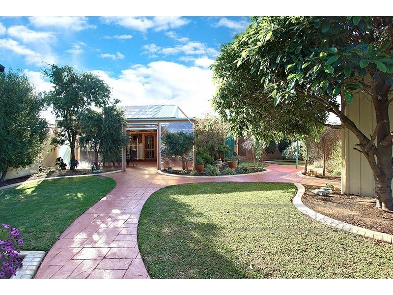 5 St Andrews Drive, Werribee VIC 3030