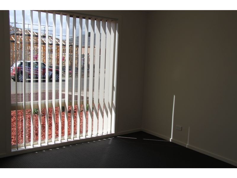 35 Holland Crescent, Truganina VIC 3029