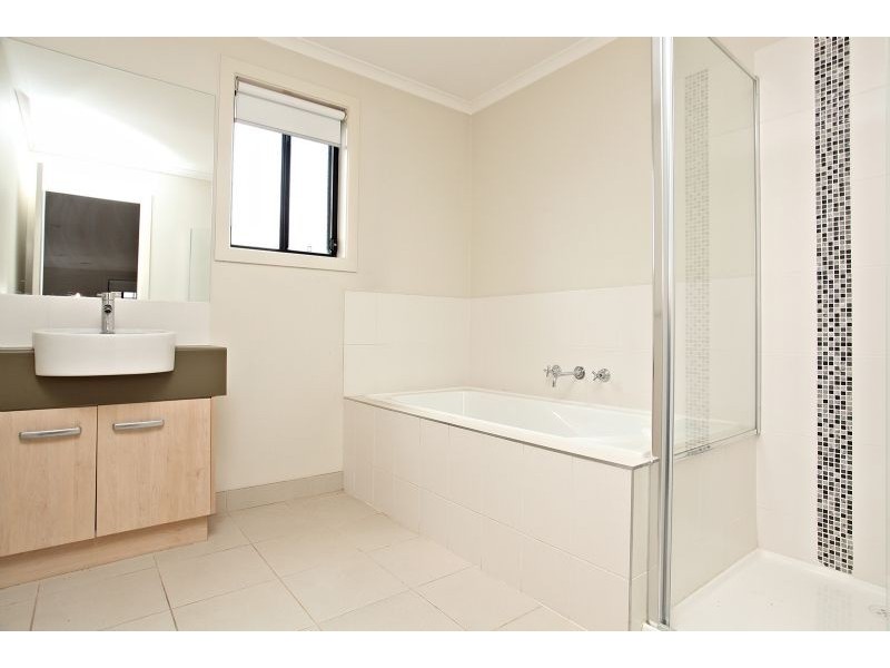 21 Gungurra Grove, Wyndham Vale VIC 3024