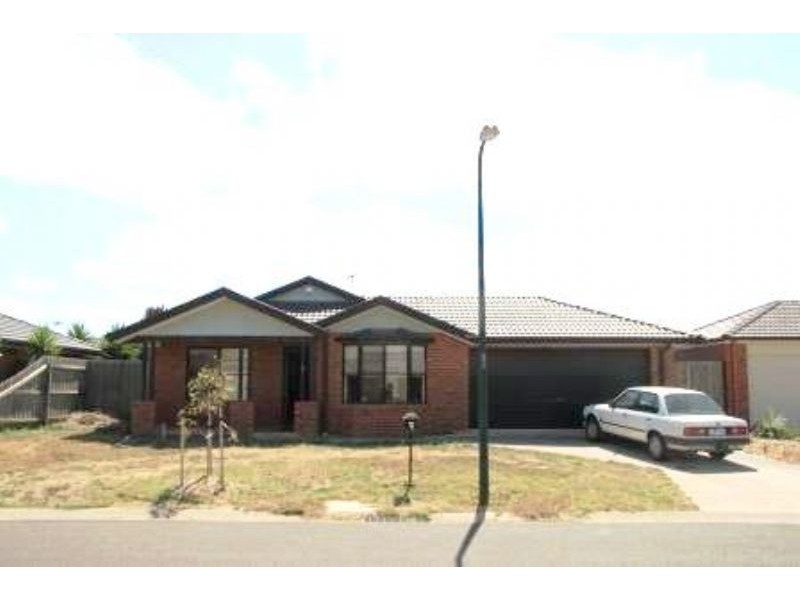 5 Ozzimo Way, Werribee VIC 3030