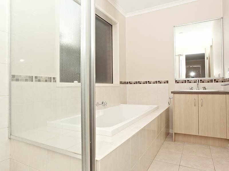 17 Peppermint Drive, Wyndham Vale VIC 3024