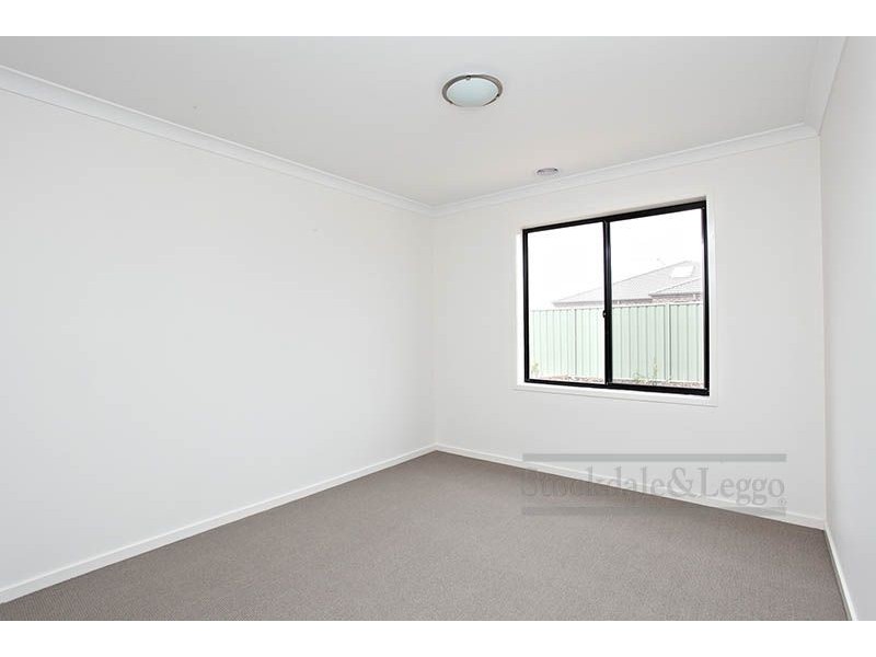 9 Manuka Grove, Wyndham Vale VIC 3024